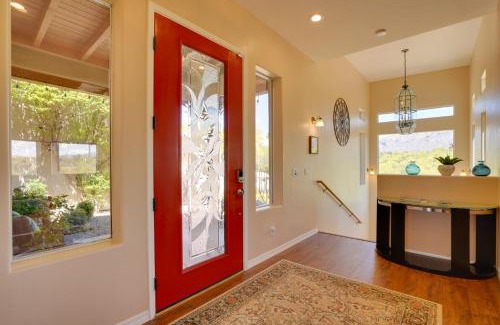 Tucson Maison | Updated Tucson Home with Panoramic Mtn Views and Pool!