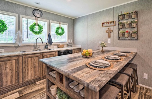 Tuskahoma Cabine | Updated Tuskahoma Cabin w/ Fire Pit & Deck!