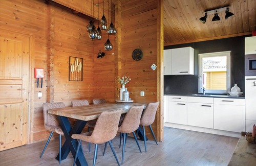 Municipality of Hardenberg Maison | Upgraded 4-person bungalow with dishwasher, washing machine and veranda at park ’t Hooge Holt, near Gramsbergen and playgrounds.