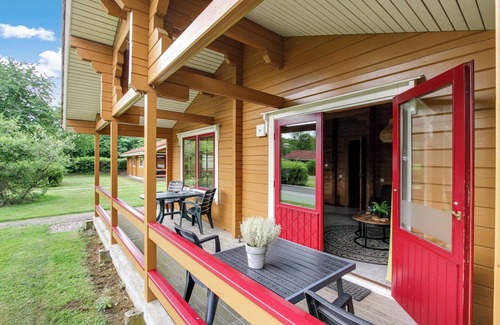Municipality of Hardenberg Maison | Upgraded 4-person bungalow with dishwasher, washing machine and veranda at park ’t Hooge Holt, near Gramsbergen and playgrounds.