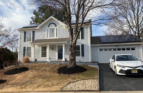 Colesville Maison | Upgraded, beautiful 4 BD Colonial in Silver Spring