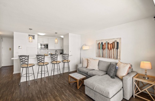 Kihei Copropriété | Upgraded Corner Unit with Amazing Pool and Ocean Views! - Sugar Beach #421
