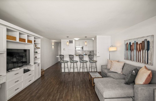 Kihei Copropriété | Upgraded Corner Unit with Amazing Pool and Ocean Views! - Sugar Beach #421