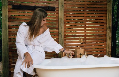 Wandiligong Cabine | Upon a Star - Welcoming you to the most charming holiday retreat, nestled in the picturesque village of Wandiligong, Victoria.