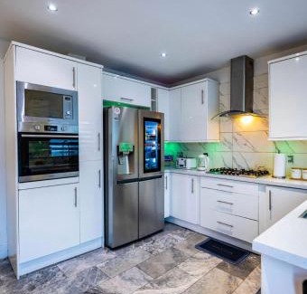 Heath Maison | UPPAMOST LUXURY HOME LONDOn