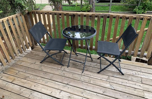 Sylvan Lake Cottage | Upper Cottage Suite in Sylvan Lake - 2 Bedroom, sleeps 2 Adults