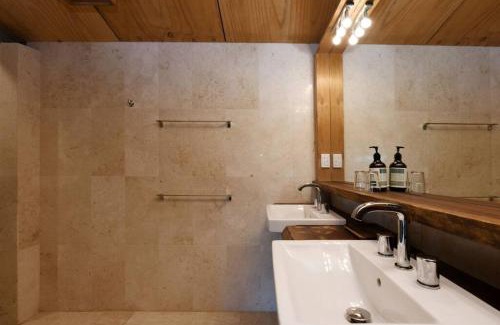 North Maleny Maison | Upper House