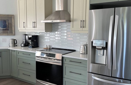 Little Pond Appartement | Waterfront upper level two-bedroom end unit, spacious and comfortable!