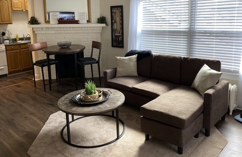 Syracuse Appartement | Upper Level Remodeled Flat!