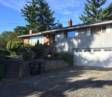 Boulevard Bluffs Maison | Upper Level with a view