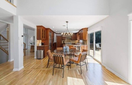 Airmont Maison | Upper Saddle River Resort with Pool and Lake Access