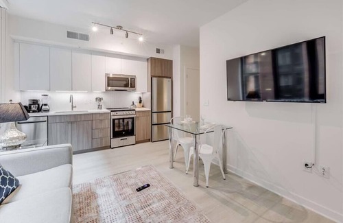 NoMa Hôtel | Upscale 1 BR w/ 5 Star Amenities Near Union Market