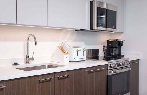 Central Square Appartement | Upscale 1BR MIT Harvard WiFi Gym W D Parking!