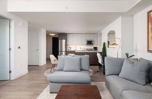 Central Square Appartement | Upscale 1BR MIT Harvard WiFi Gym W D Parking!