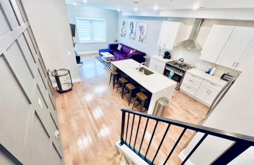 Trinidad Maison | Upscale 3BDR Penthouse with Rooftop TV and Stunning Capitol and Monument Views Near Popular H Street Corridor Parking Included Free Cancellation