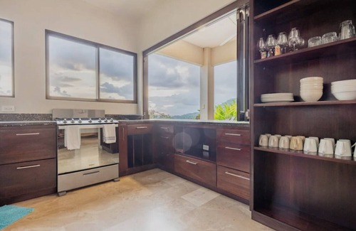Dominicalito Maison | Upscale 4b/4b great location w/ breathtaking views