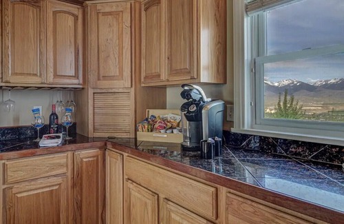 Salmon Appartement | Upscale Apartment with Panoramic Views