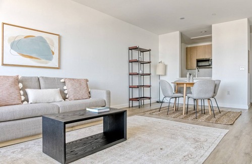 Cambridgeport Appartement | Upscale Cambridge 1BR w/ Gym & W/D, walk to Harvard Bridge, by Blueground