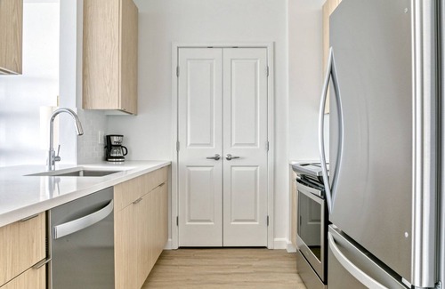 Cambridgeport Appartement | Upscale Cambridge 1BR w/ Gym & W/D, walk to Harvard Bridge, by Blueground