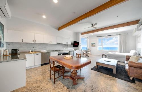 North Bondi Appartement | Upscale Cliffside Studio with Ocean Views North Bondi