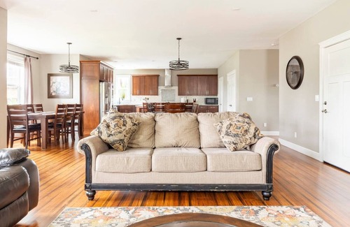 Hillsboro Maison | Grande nouvelle maison avec des lits pour tout le monde