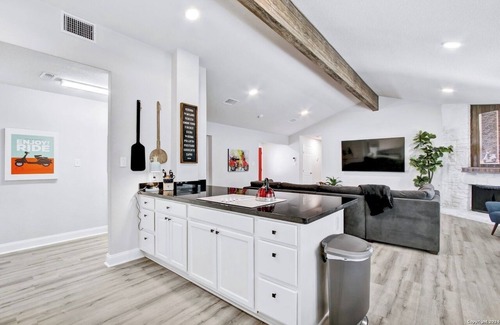 San Antonio Maison | Upscale Gem 5BR, 3B close to many attractions
