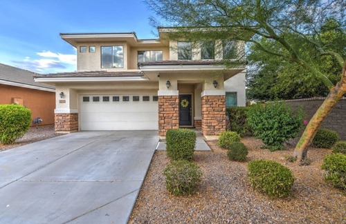 Power Ranch Maison | Upscale Home, Award Winning Golf, Trails & Parks, Private Heated Pool and More!