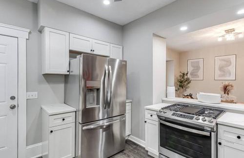 Cleveland Maison | Upscale Home near Downtown Cle, R&R HoF, Beach, Arena