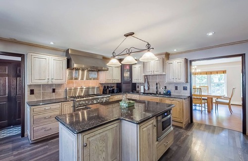 Ranshaw Maison | Upscale Home with Heated Inground Pool 15 mins to Knoebels