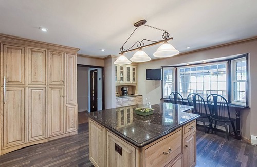 Ranshaw Maison | Upscale Home with Heated Inground Pool 15 mins to Knoebels