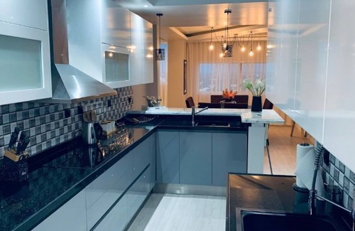 Sommerschield Appartement | Upscale luxurious apartment with a superb view.