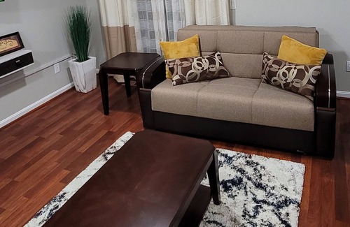 Odenton Maison | Upscale Luxury Townhouse, 3 BR, 2.5 bath near Fort Meade, Deck