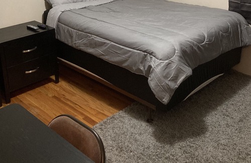 Toledo Maison | Upscale Neighborhood Cozy & Comfy w/Amenities Room #2