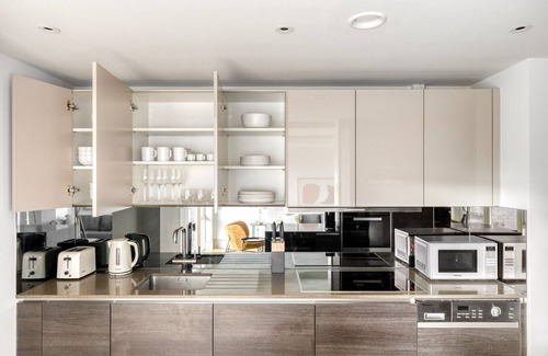 Primrose Hill Appartement | Upscale St Johns Wood 2BR w/ Balcony, nr Regents Park, by Blueground