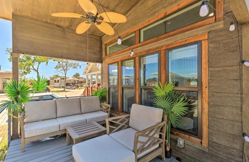 Austin Maison | Upscale Tiny Home - Boho-Chic Austin Getaway!