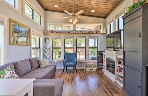 Austin Maison | Upscale Tiny Home - Boho-Chic Austin Getaway!