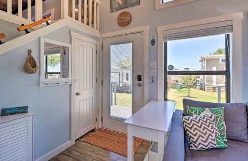Austin Maison | Upscale Tiny Home - Boho-Chic Austin Getaway!