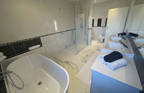 Frejus Plage Maison | Upscale villa ideal for vacations