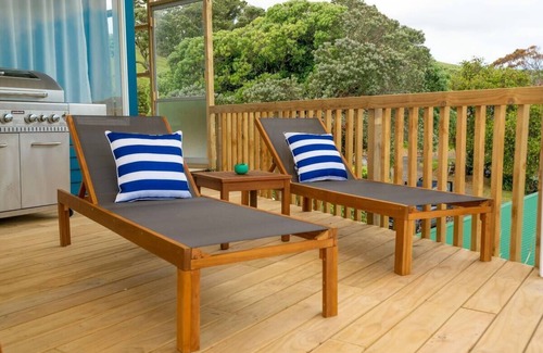 Opononi Maison | UPSTAIRS APARTMENT at Onepu Moana Retreat with SpaPool