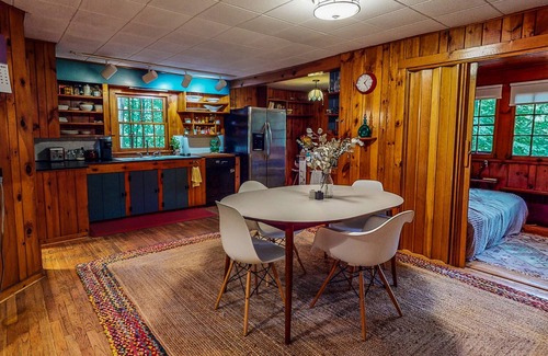 Oliverea Cabine | Upstate Cabin with Hot Tub