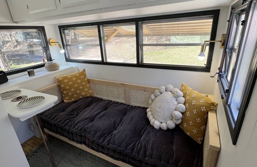 Parksville Maison | Upstate Catskills Beautiful 1978 Vintage Camper "Shirley"