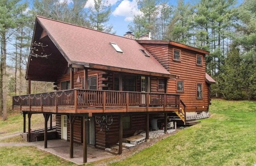Hollowville Cabine | Upstate Private Cabin Getaway