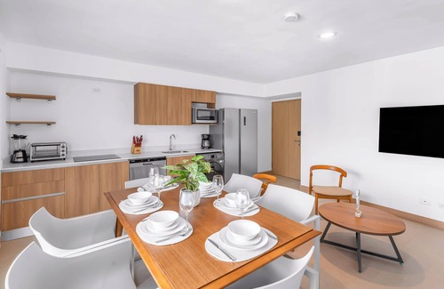 Barrio Santa Lucia Copropriété | Upstay Modern High Rise Condo—5 min to Jaco Beach