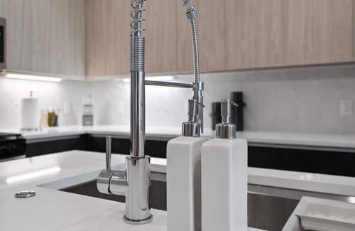 West Congress Appartement | Upstay: Modern & Pet-friendly 2BR Home near SoCo