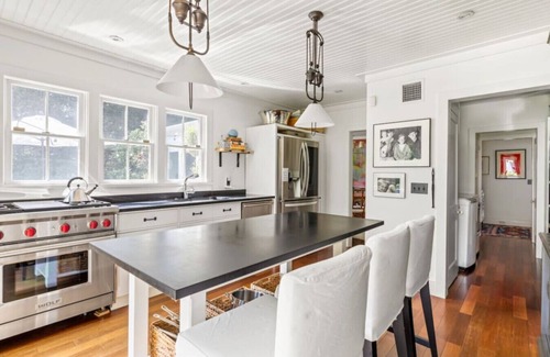 Bellport Maison | Upton House Bellport Village