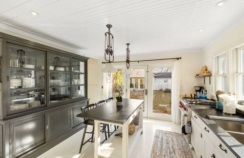 Bellport Maison | Upton House Bellport Village