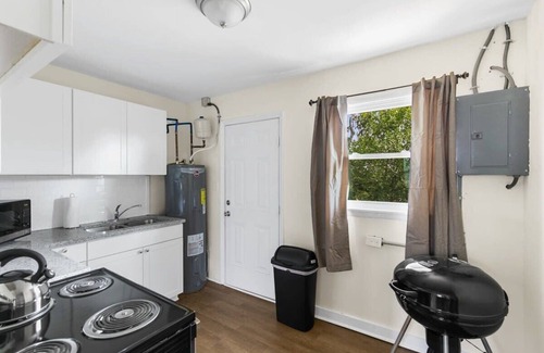 Norwood Maison | Uptown Apartment, Near Parks! The Bricks Unit 1