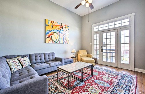 West Riverside Appartement | Uptown NOLA Apt on Magazine Street with Backyard!