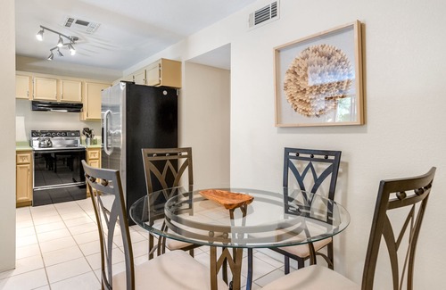 Uptown Design District Copropriété | Uptown Resort Style Living Cool Summer Discount End of June through August 31!
