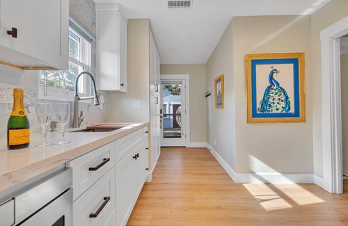 Mission Hills Maison | Uptown San Diego | Sauna | Updated and bright